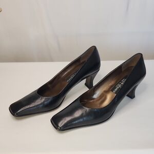 Town Shoes Black Leather Pump With Long Square Toe Size 8